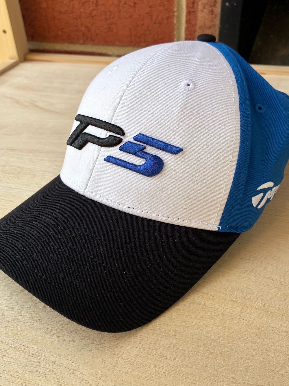 TaylorMade Golf Hat Cap Mens Strapback Blue White Black TP5
Stitched Logo NWOT